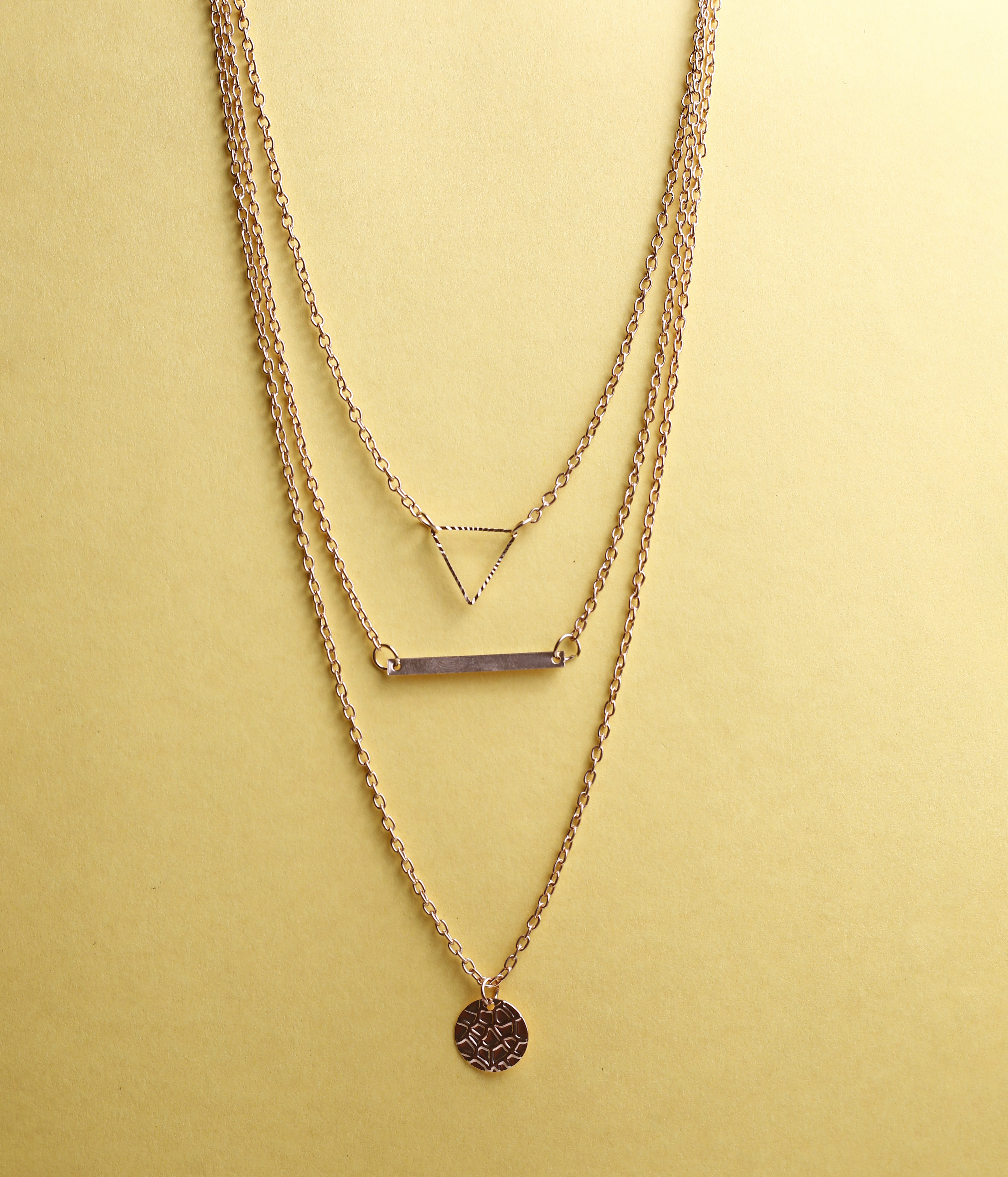 قلادة ذهبية