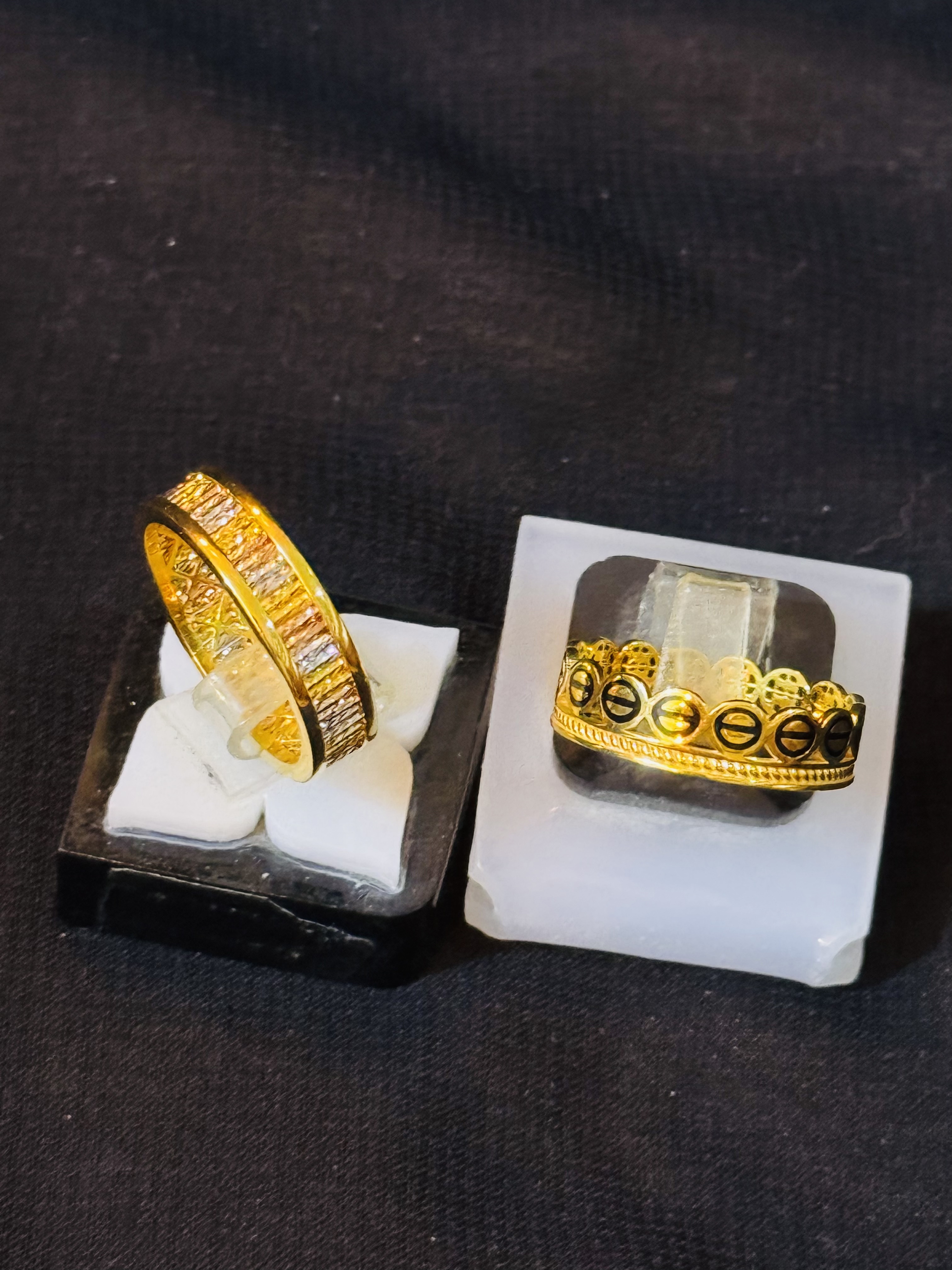 أقراط ذهبية