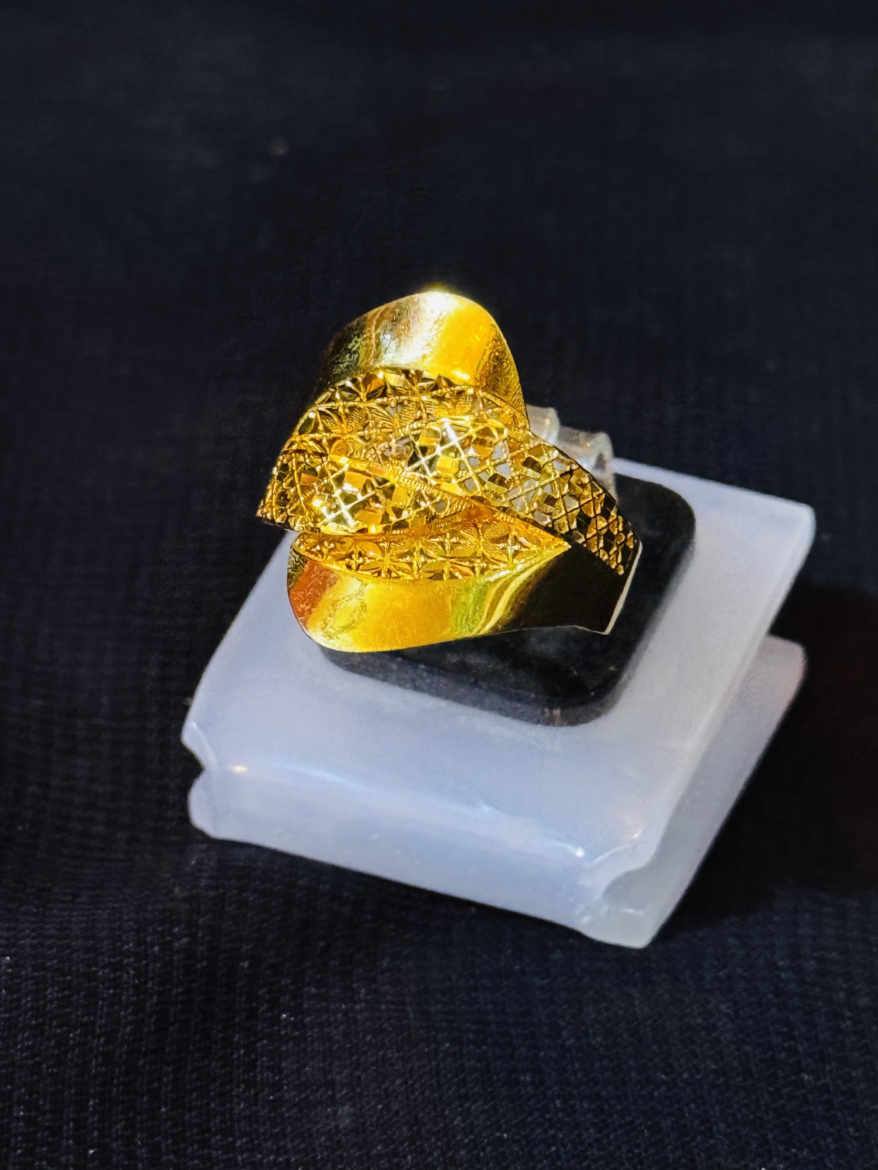 قلادة ماسية